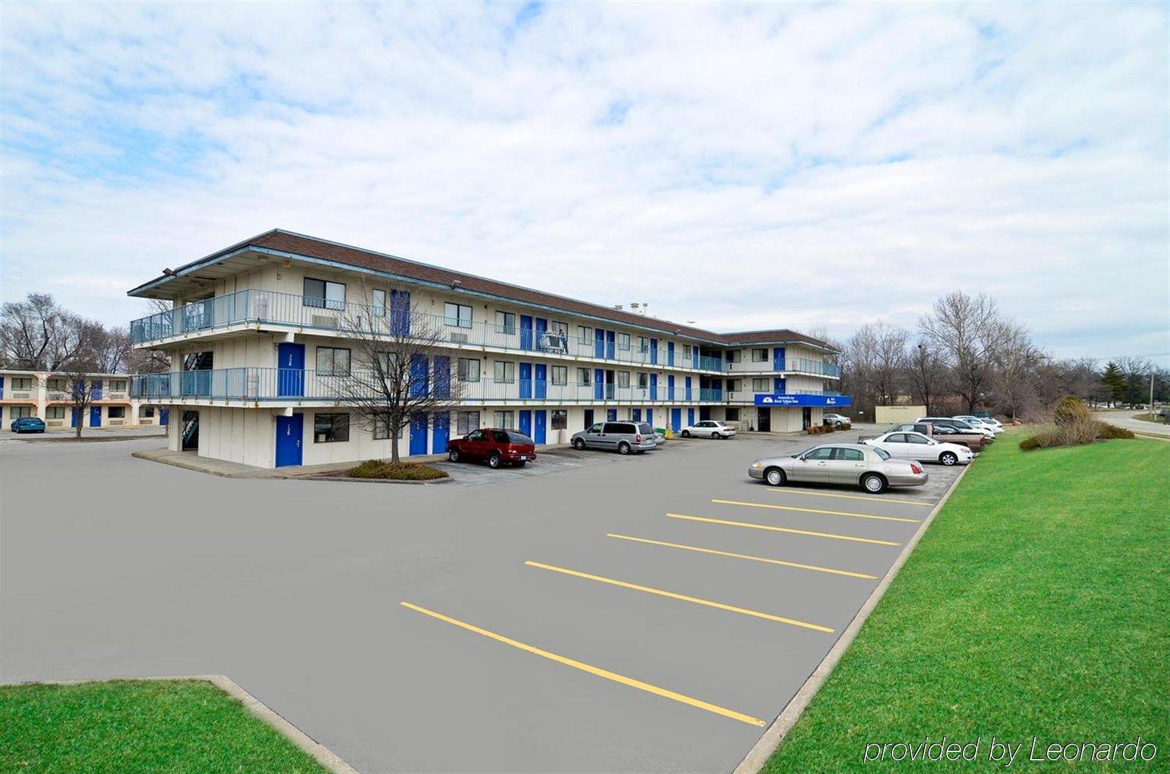 Americas Best Value Inn & Suites Bridgeton Exterior photo