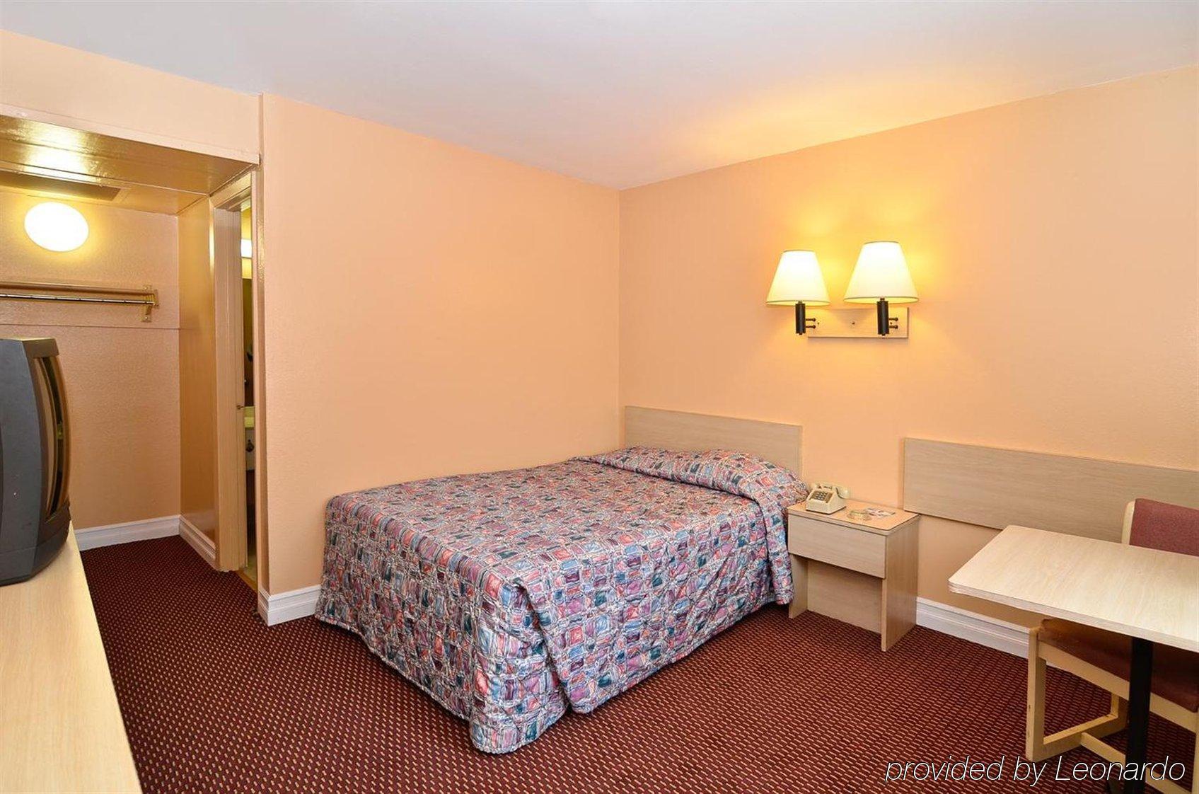 Americas Best Value Inn & Suites Bridgeton Room photo