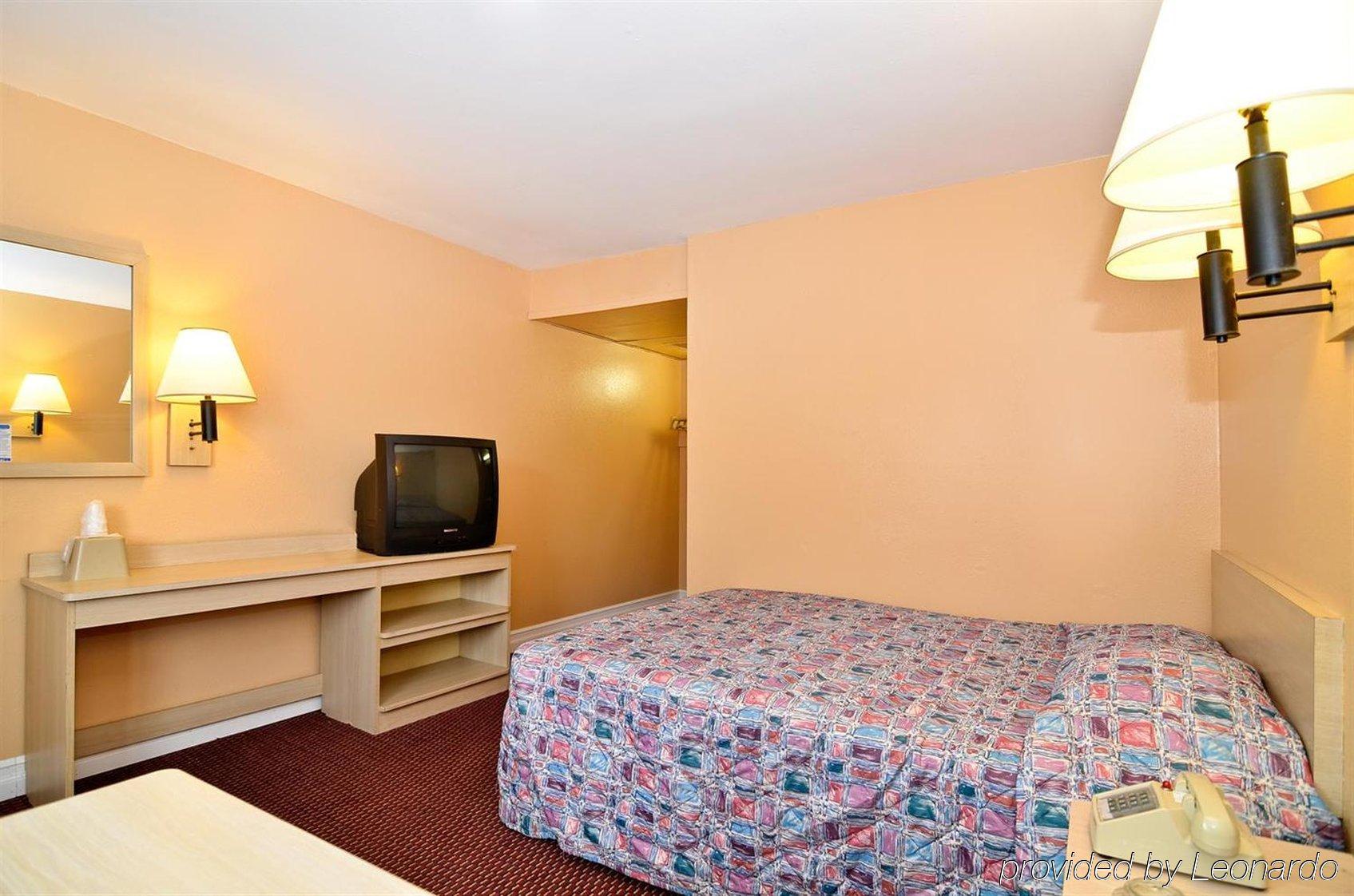 Americas Best Value Inn & Suites Bridgeton Room photo