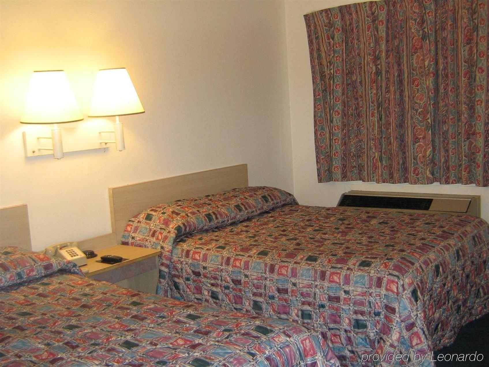 Americas Best Value Inn & Suites Bridgeton Room photo