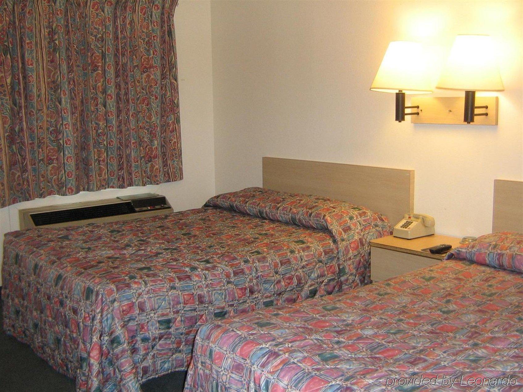 Americas Best Value Inn & Suites Bridgeton Room photo